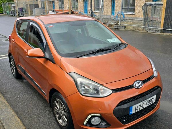 Hyundai i10 Hatchback, Petrol, 2014, Orange