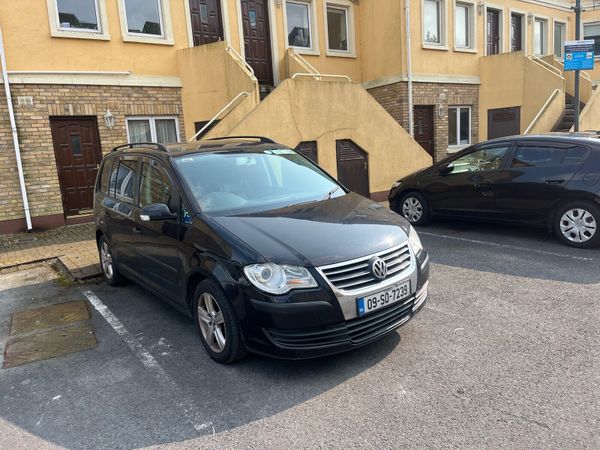 Volkswagen Touran MPV, Diesel, 2009, Black