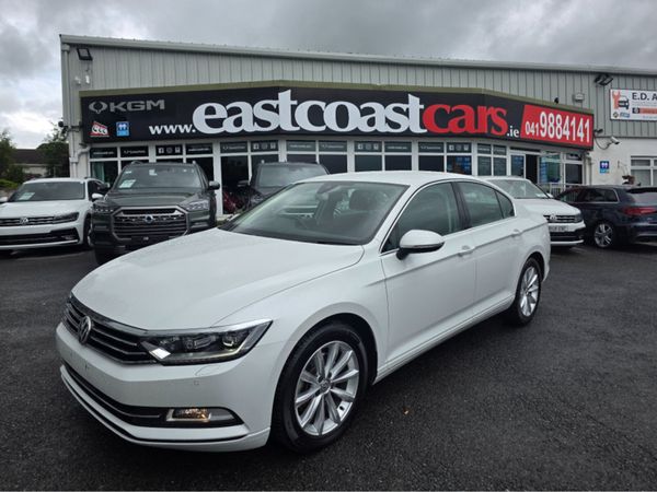 Volkswagen Passat Saloon, Petrol, 2016, White