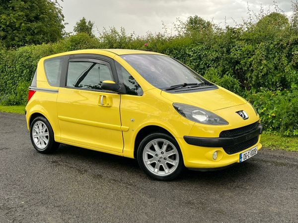 Peugeot 1007 Hatchback, Petrol, 2006, Yellow