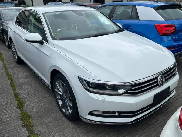 Volkswagen Passat Saloon, Petrol, 2018, White