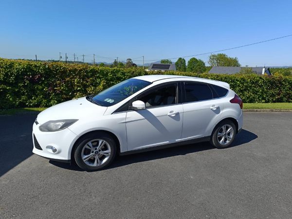 Ford Focus Hatchback, Diesel, 2014, White