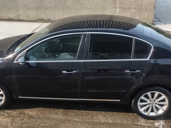 Volkswagen Passat Saloon, Diesel, 2011, Black