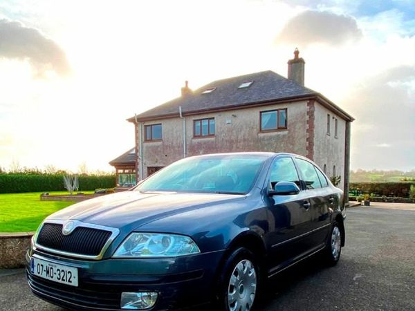 Skoda Octavia Hatchback, Petrol, 2007, Grey