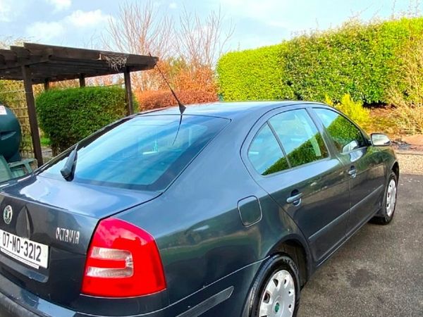 Skoda Octavia Hatchback, Petrol, 2007, Grey