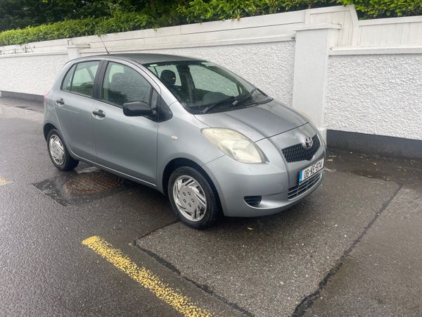 Toyota Yaris Hatchback, Petrol, 2006, Silver