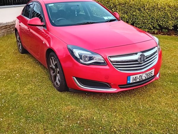Vauxhall Insignia Saloon, Diesel, 2014, Red