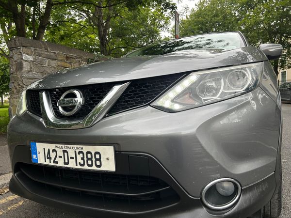 Nissan Qashqai Hatchback, Diesel, 2014, Grey