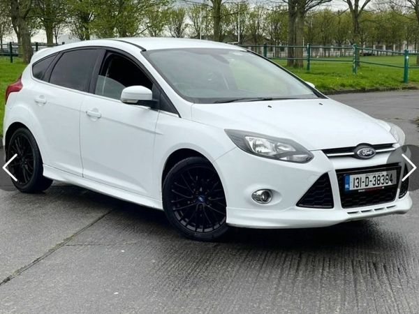 Ford Focus Hatchback, Petrol, 2013, White