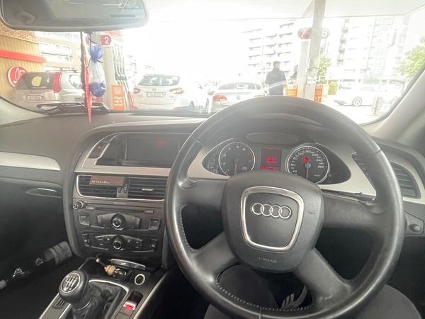 Audi A4 Saloon, Petrol, 2009, Silver