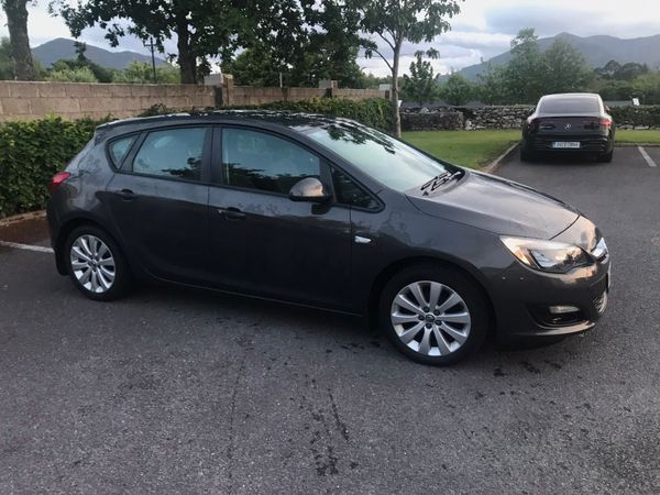 Opel Astra Hatchback, Diesel, 2014, Grey