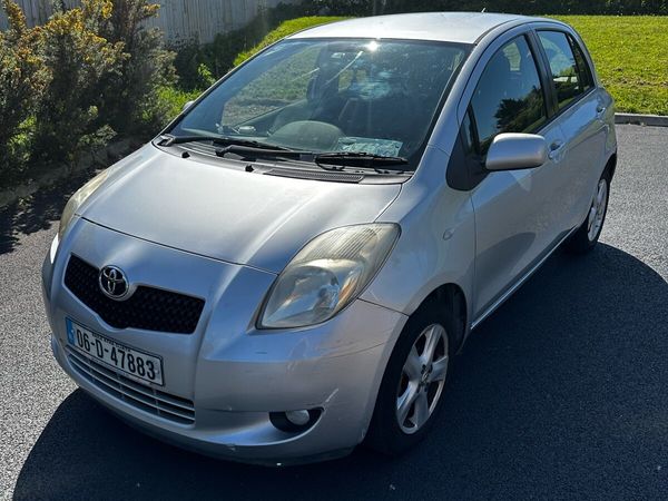 Toyota Yaris Hatchback, Petrol, 2006, Silver