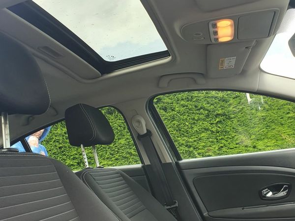Renault Fluence Saloon, Diesel, 2016, Black