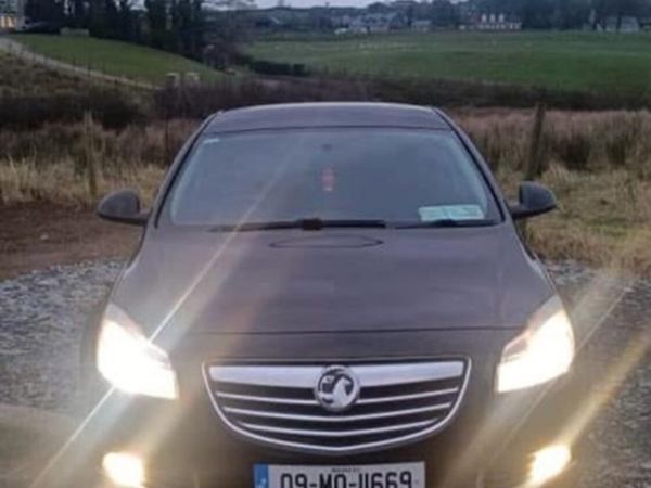 Vauxhall Insignia Hatchback, Diesel, 2009, Black
