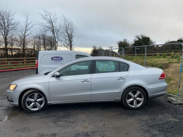 Volkswagen Passat Saloon, Diesel, 2012, Silver