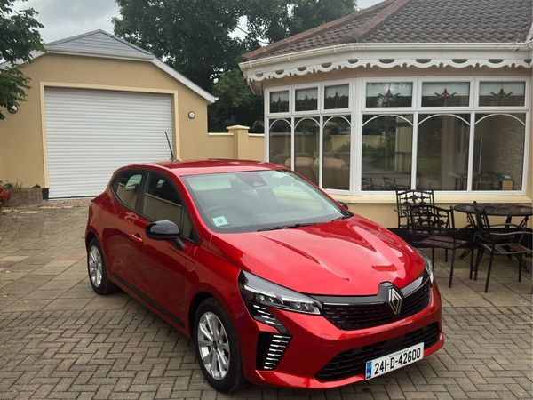 Renault Clio Hatchback, Petrol, 2024, Red