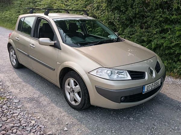 Renault Megane Hatchback, Petrol, 2007, Yellow