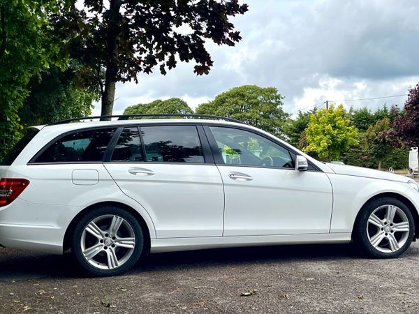 Mercedes-Benz C-Class Estate, Petrol, 2014, White