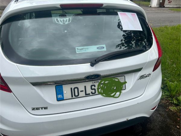 Ford Fiesta Hatchback, Petrol, 2010, White