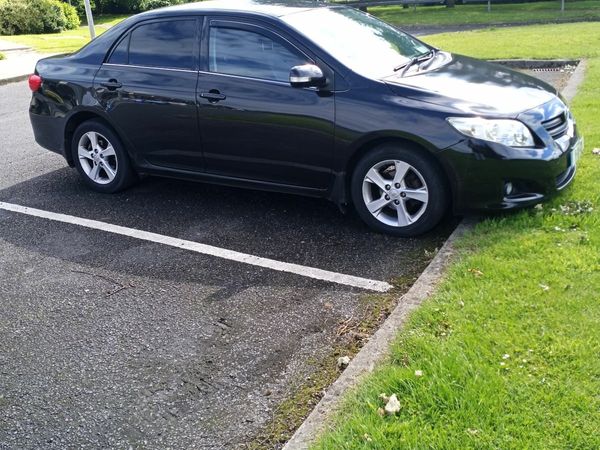 Toyota Corolla Saloon, Diesel, 2011, Black