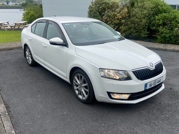 Skoda Octavia Hatchback, Diesel, 2014, White