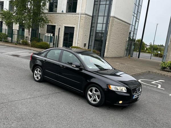 Volvo S40 Saloon, Diesel, 2011, Black
