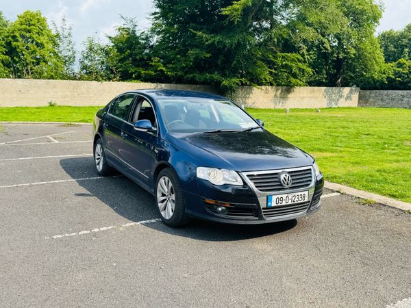 Volkswagen Passat Saloon, Diesel, 2009, Blue