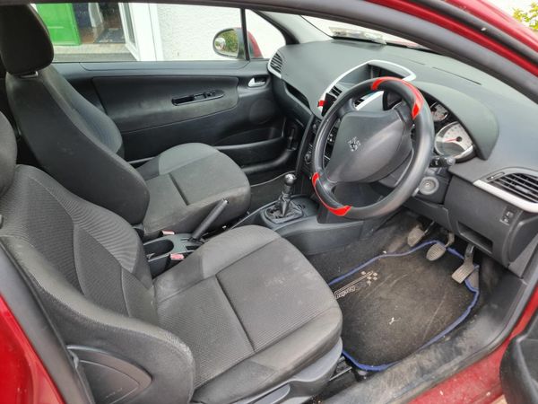 Peugeot 207 Hatchback, Petrol, 2010, Red
