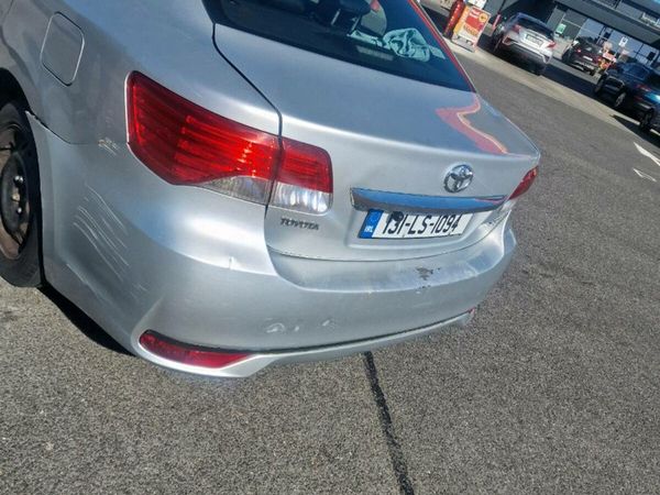 Toyota Avensis Saloon, Diesel, 2013, Silver