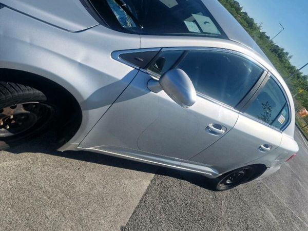 Toyota Avensis Saloon, Diesel, 2013, Silver