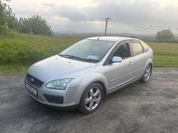 Ford Focus Hatchback, Petrol, 2007, Silver