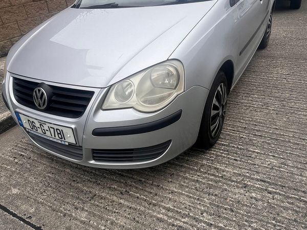 Volkswagen Polo Hatchback, Petrol, 2006, Silver