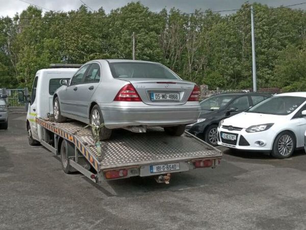 Mercedes-Benz C-Class Saloon, Petrol, 2005, Silver