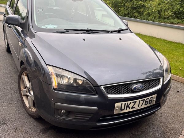 Ford Focus Hatchback, Petrol, 2007, Grey