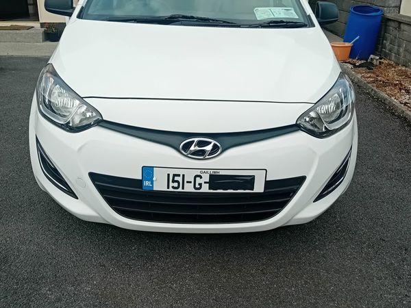 Hyundai i20 Hatchback, Petrol, 2015, White