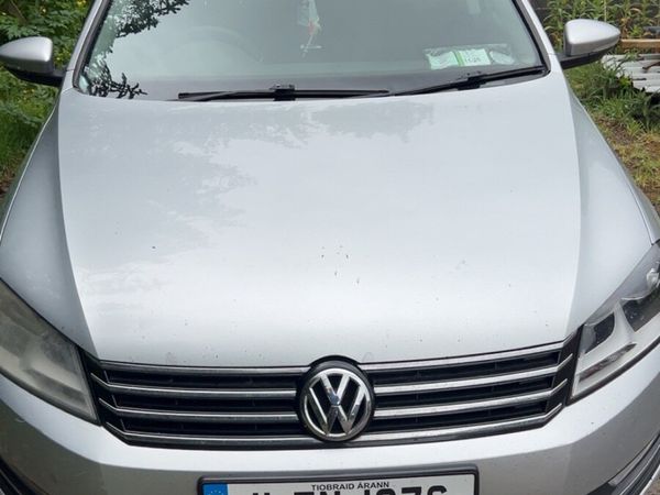 Volkswagen Passat Saloon, Diesel, 2011, Silver