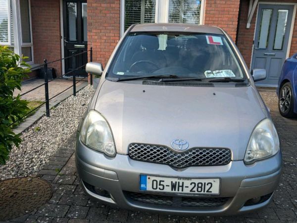 Toyota Yaris Hatchback, Petrol, 2005, Grey