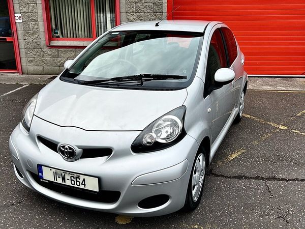 Toyota Aygo Hatchback, Petrol, 2011, Silver