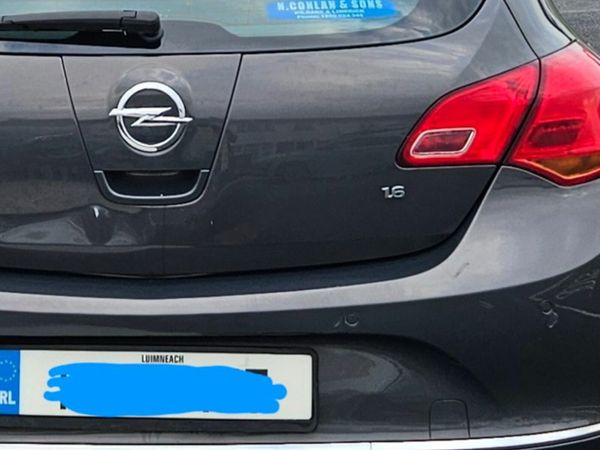 Opel Astra MPV, Petrol, 2014, Grey