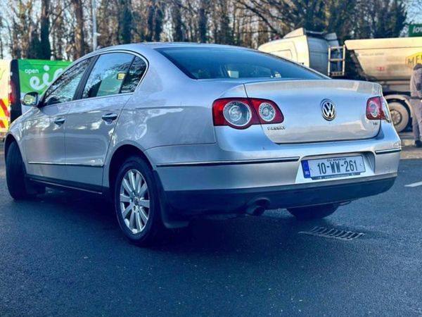 Volkswagen Passat Saloon, Petrol, 2010, Silver