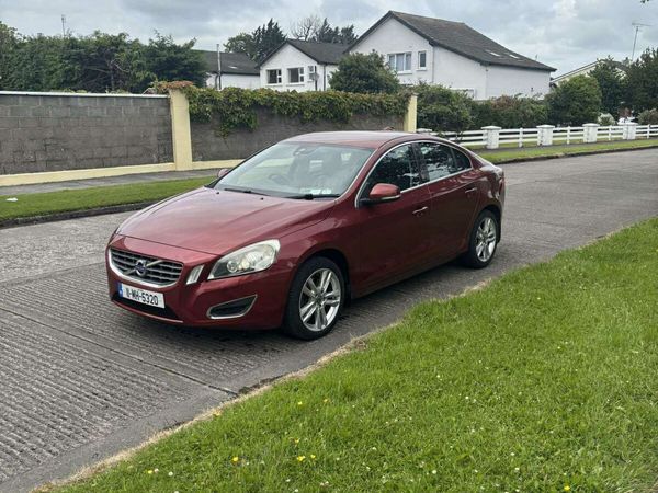 Volvo S60 Saloon, Diesel, 2011, Red