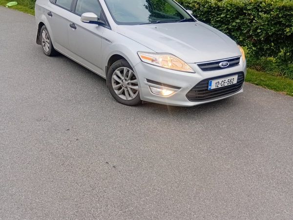 Ford Mondeo Saloon, Diesel, 2012, Silver