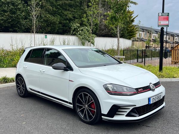 Volkswagen Golf Estate, Petrol, 2017, White