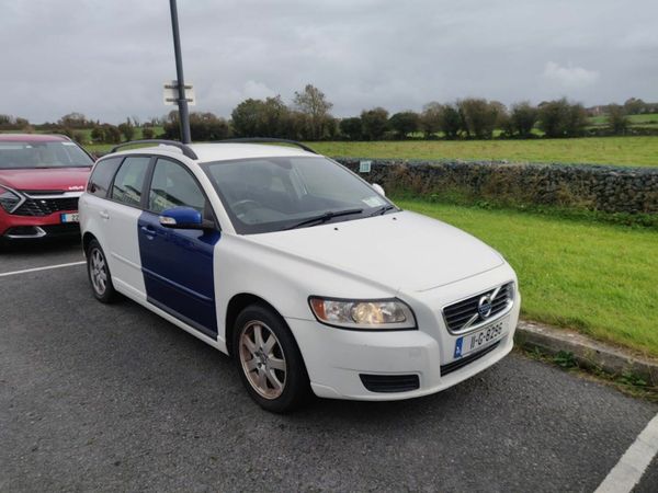 Volvo V50 Estate, Diesel, 2011, White