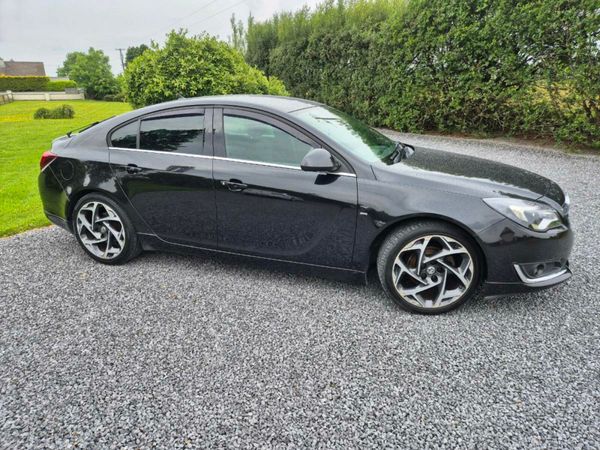 Vauxhall Insignia Hatchback, Diesel, 2016, Black