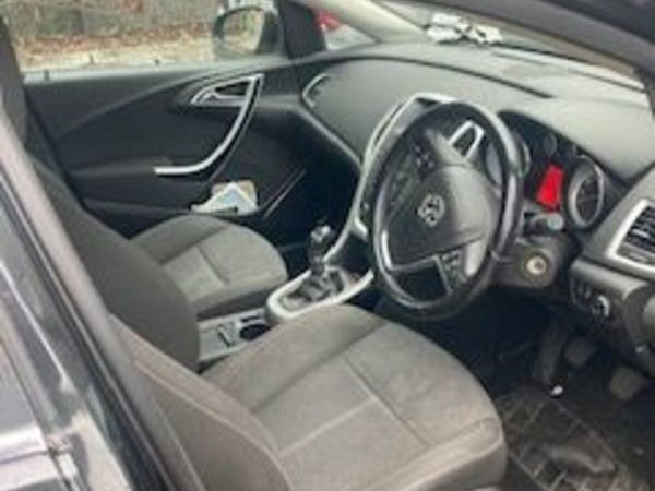 Vauxhall Astra Estate, Diesel, 2012, Black