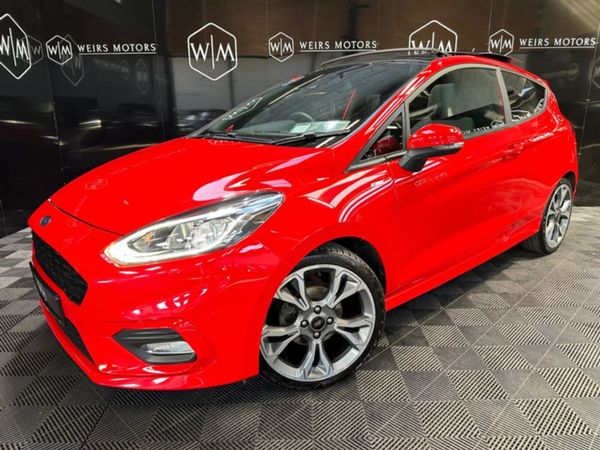Ford Fiesta Hatchback, Petrol, 2018, Red