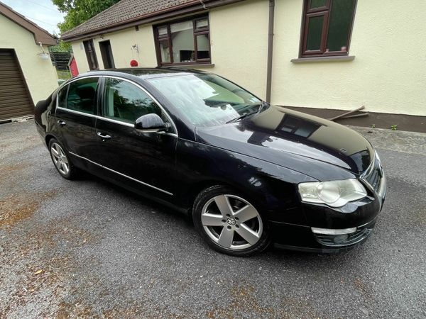 Volkswagen Passat Saloon, Petrol, 2009, Black