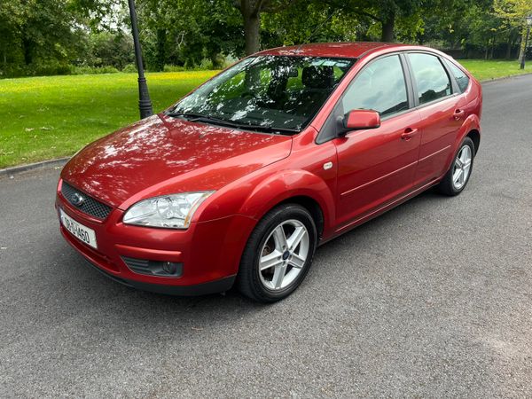 Ford Focus Hatchback, Petrol, 2008, Red