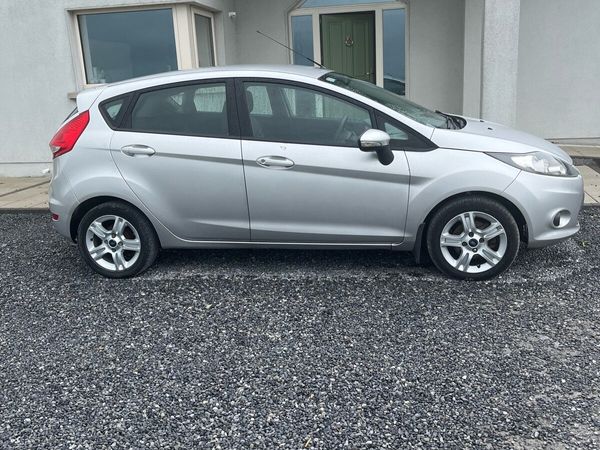 Ford Fiesta Hatchback, Petrol, 2010, Silver